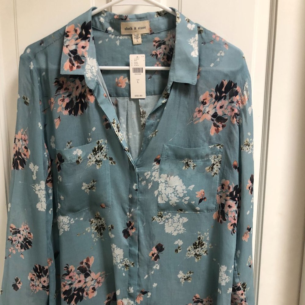 NWT Anthropologie Cloth & Stone Tavira Blue Motif Floral Shirt Top, Large